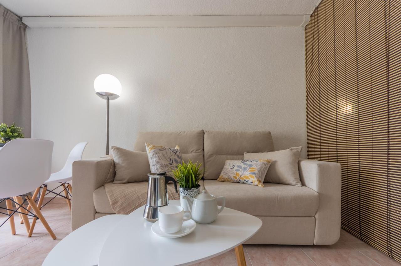 Apartamentos Alboran-Arysal 살루 외부 사진