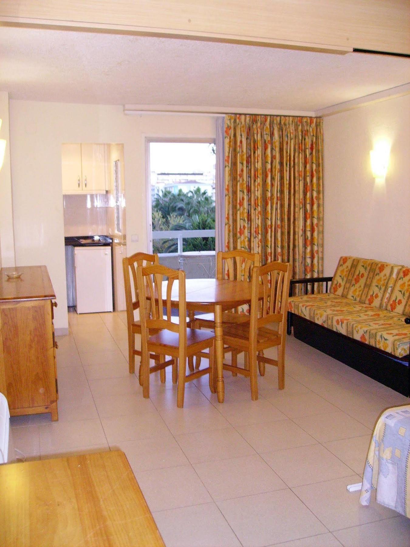 Apartamentos Alboran-Arysal 살루 외부 사진