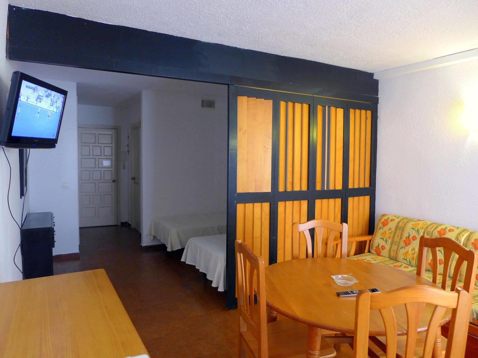 Apartamentos Alboran-Arysal 살루 외부 사진