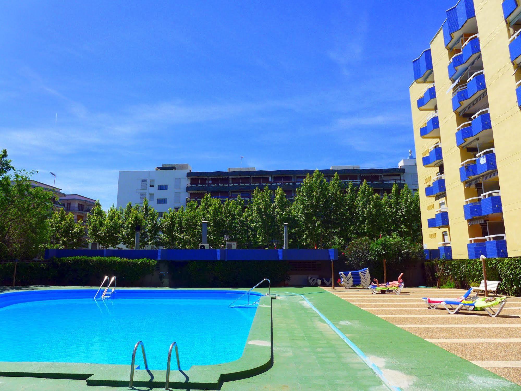 Apartamentos Alboran-Arysal 살루 외부 사진